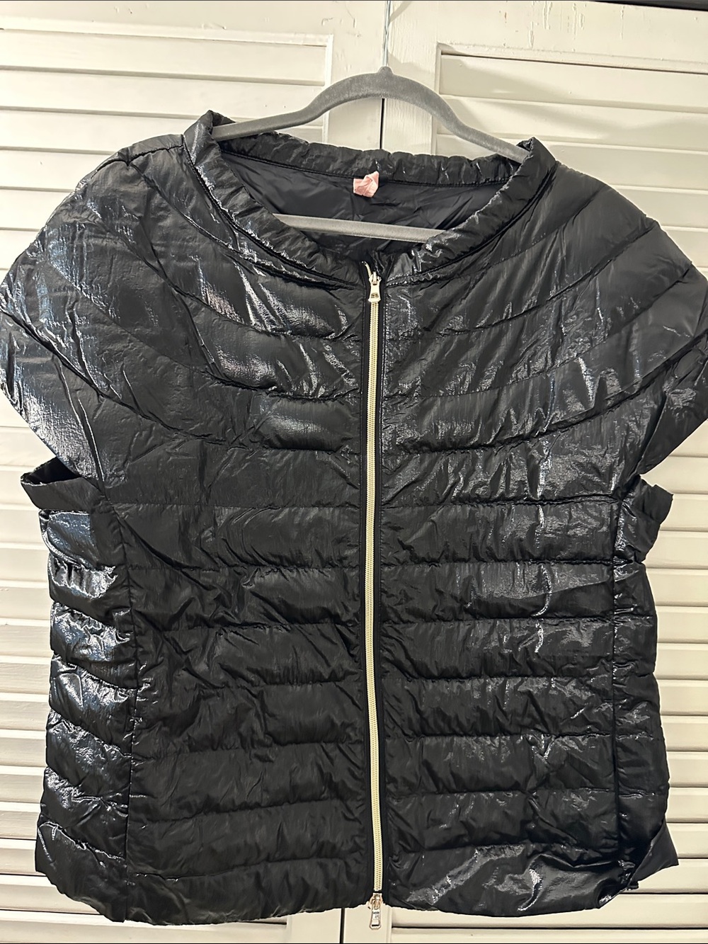 Cotes of London cap sleeve Quilted puffer Zip-Front Vest - shiny metallic black